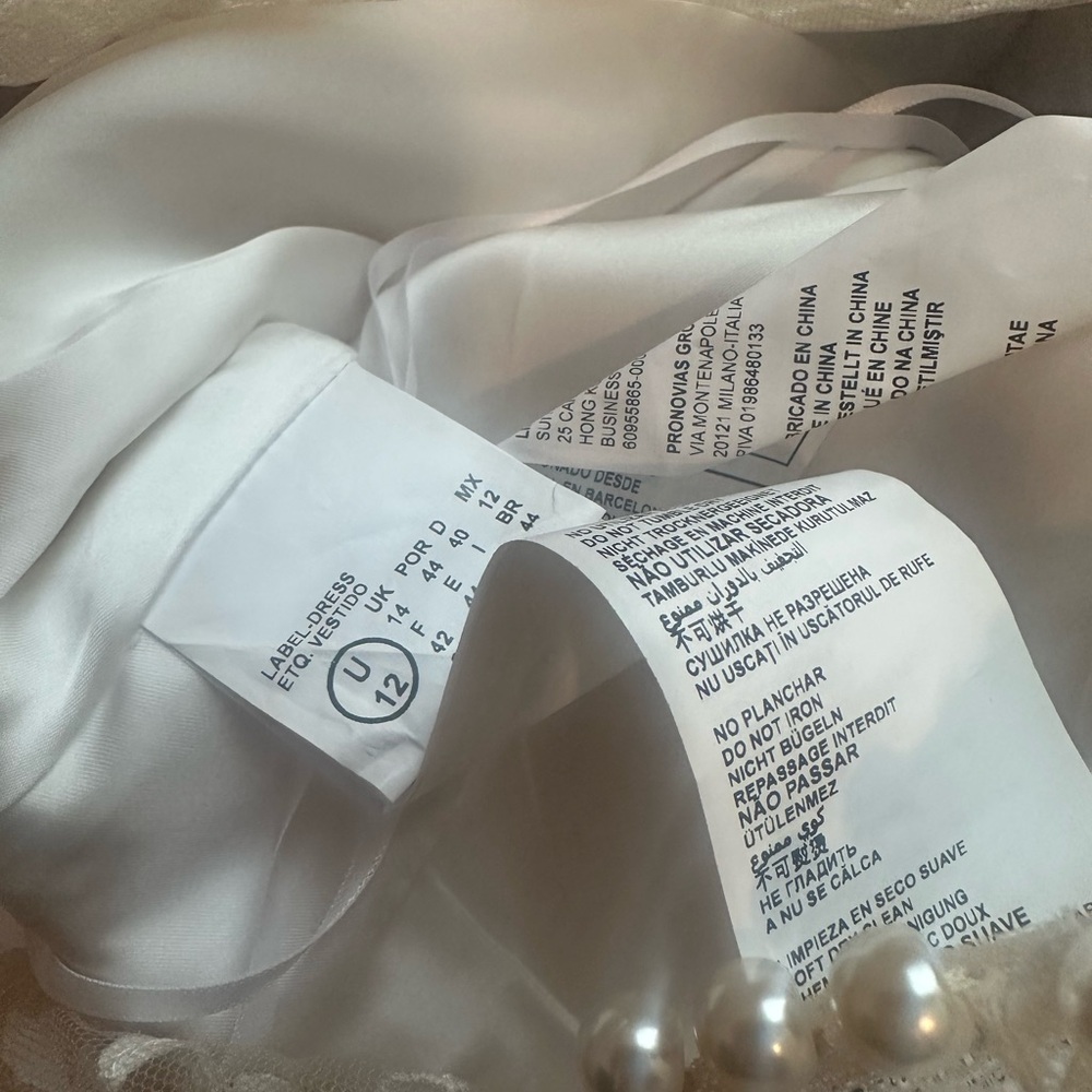 Pronovias Lyra wedding dress - Picture 12 of 13